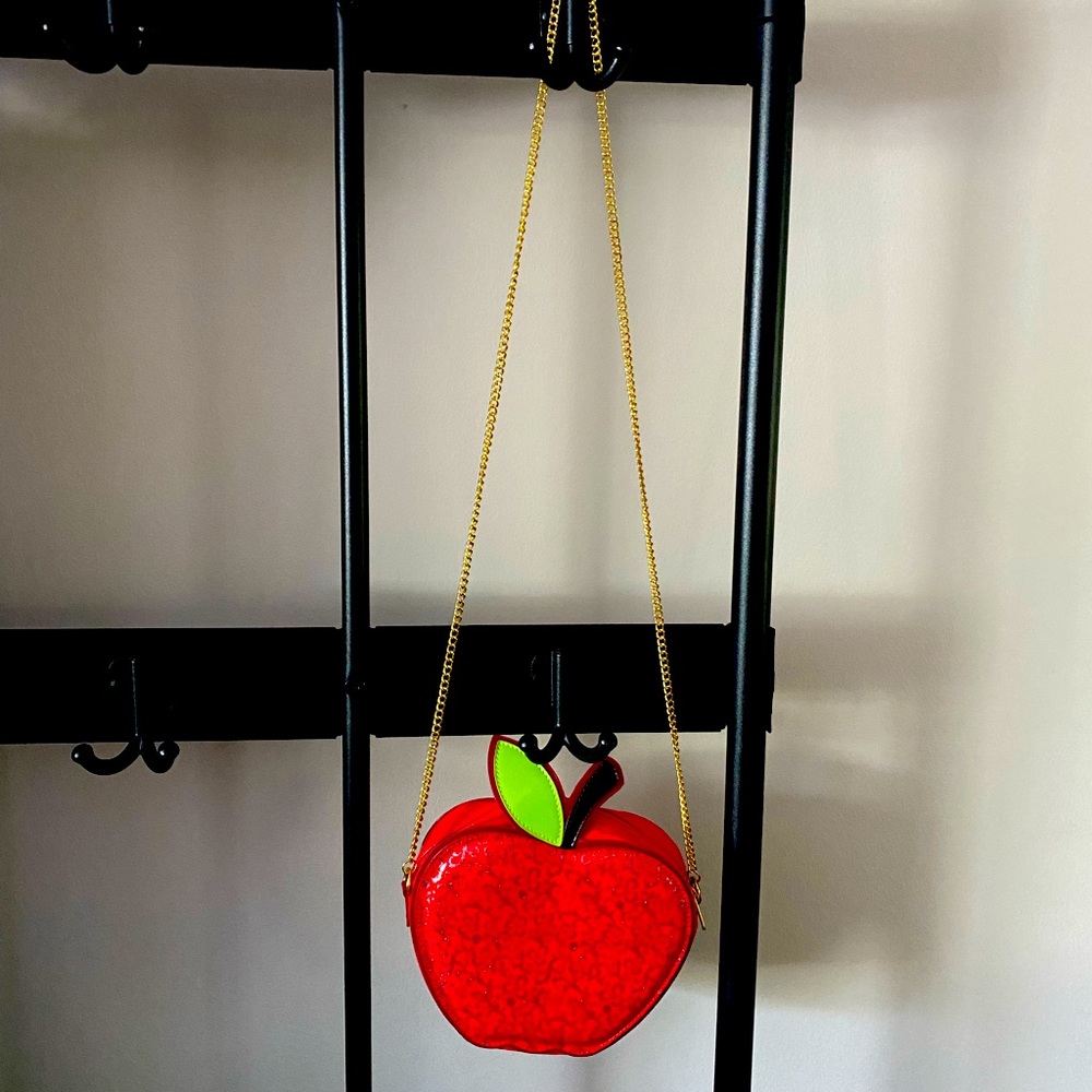 Never worn Snow White bag from Disney parks